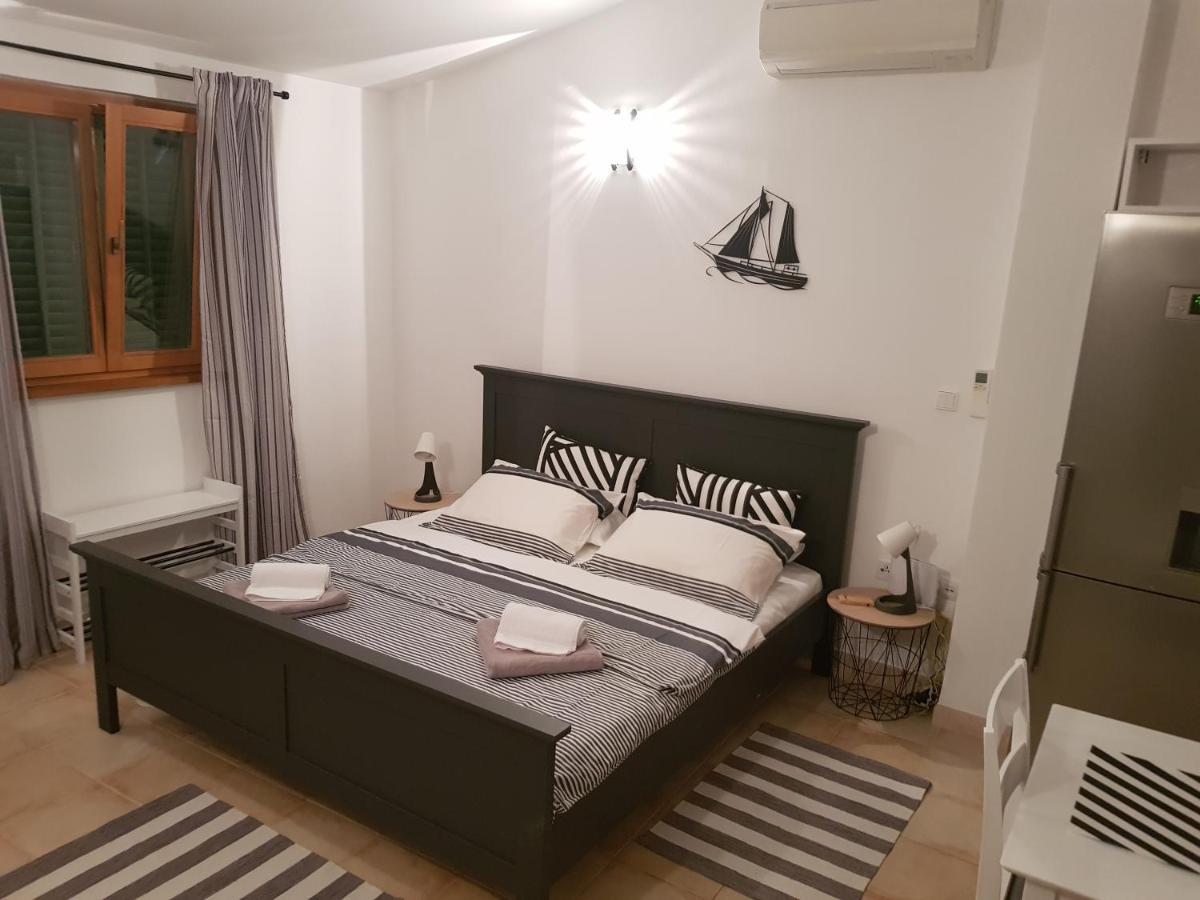 Apartments Summer Touch פטרצ'אנה מראה חיצוני תמונה